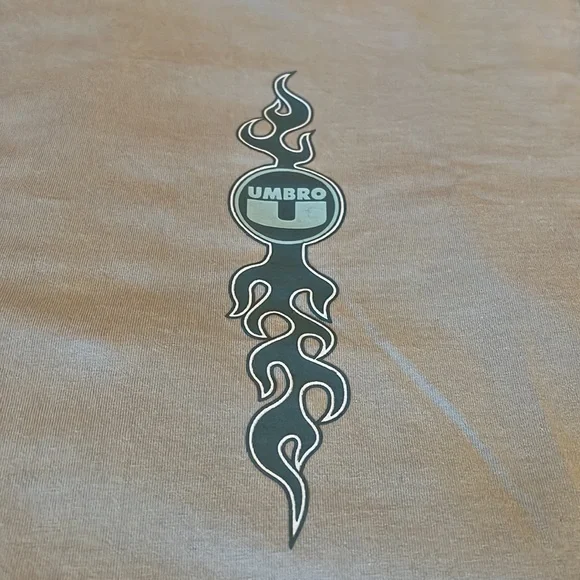 ᴜᴍʙʀᴏ ᴛꜱʜɪʀᴛ - Picture 2 of 4